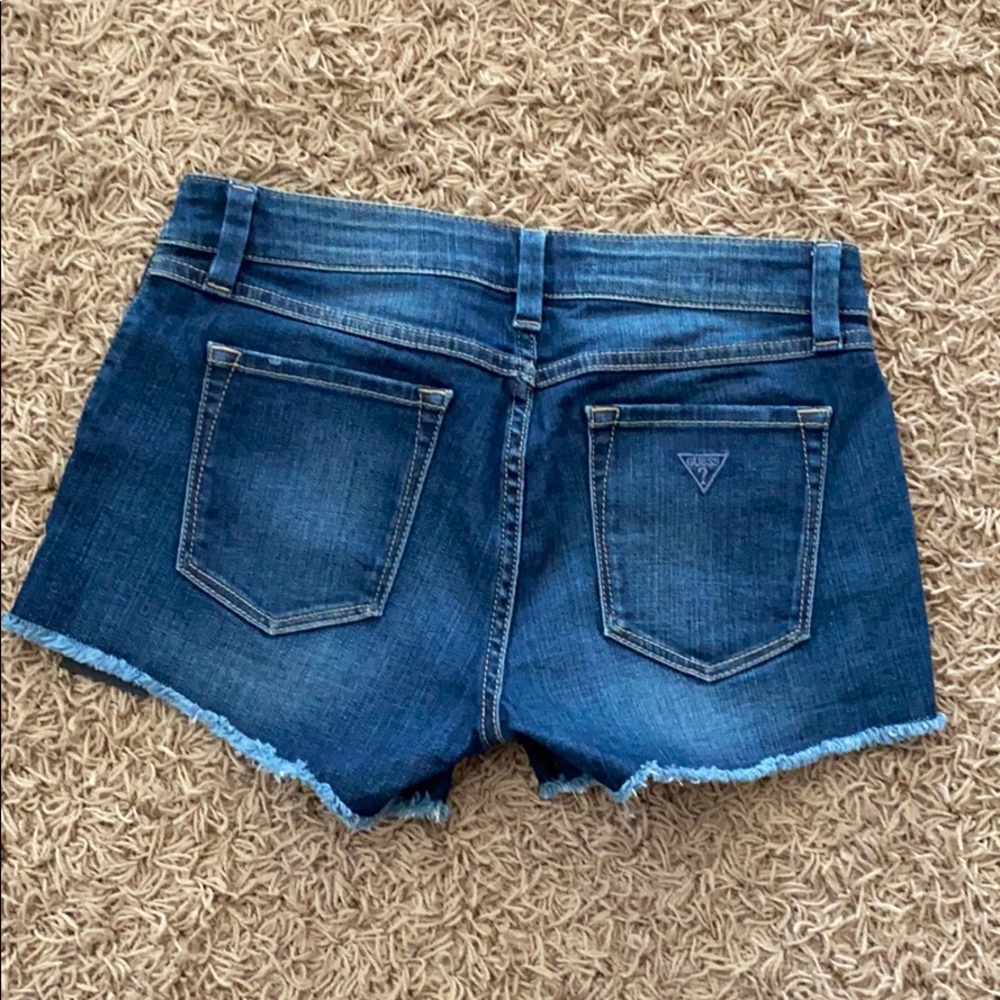 Guess short - Picture 2 of 3